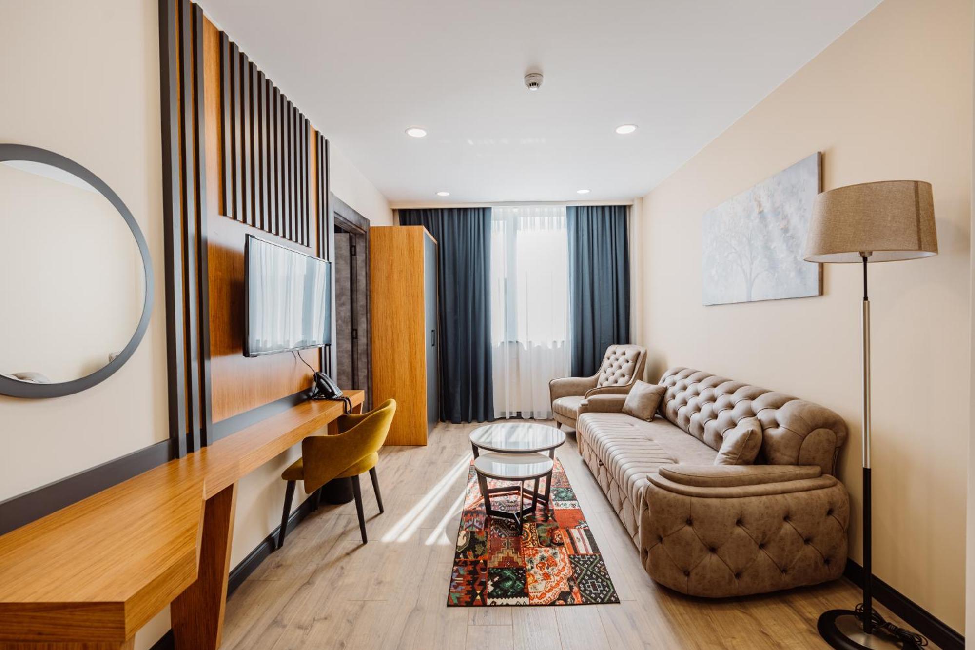 Best Western Plus Batumi Exterior photo