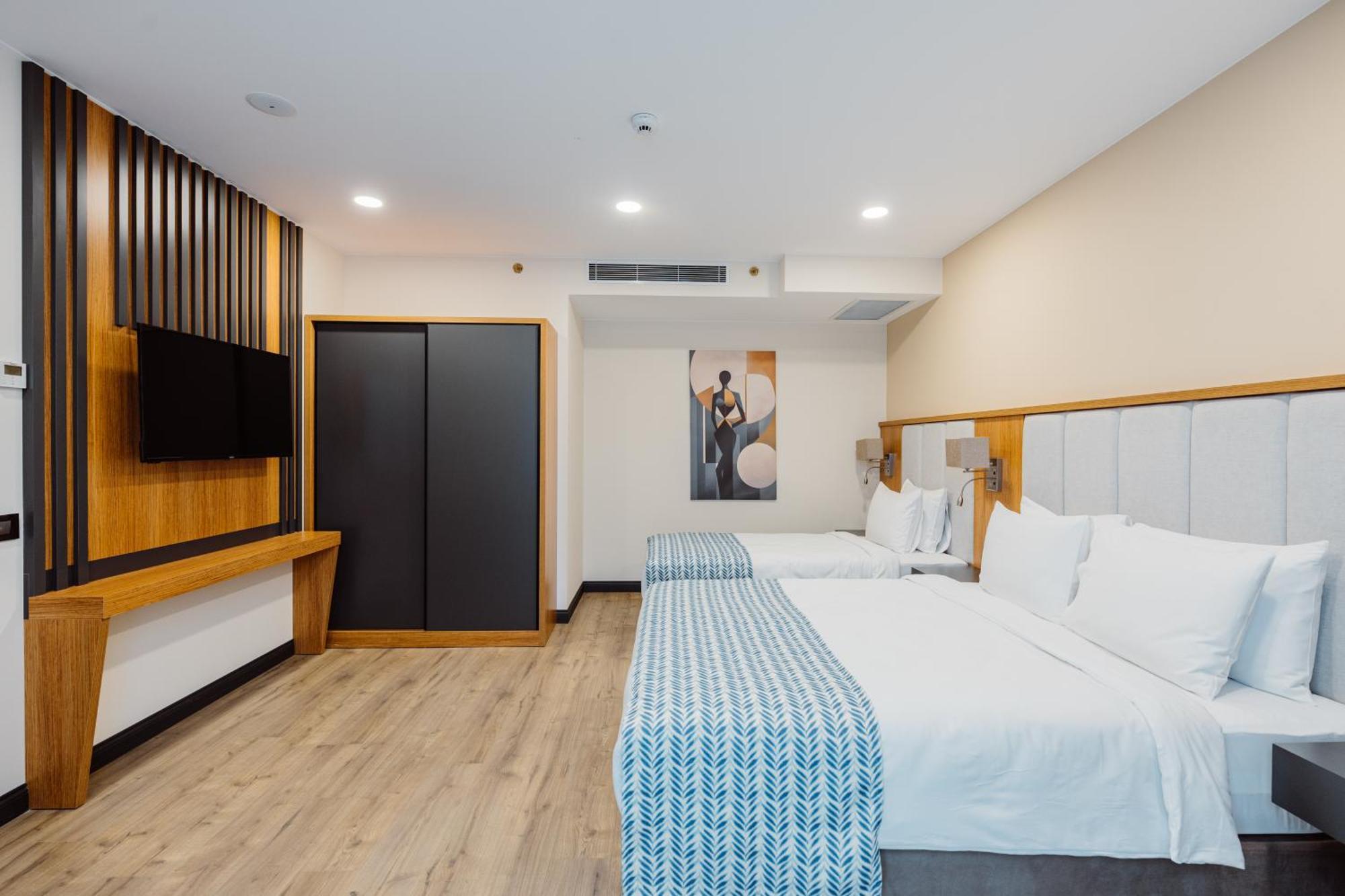 Best Western Plus Batumi Exterior photo