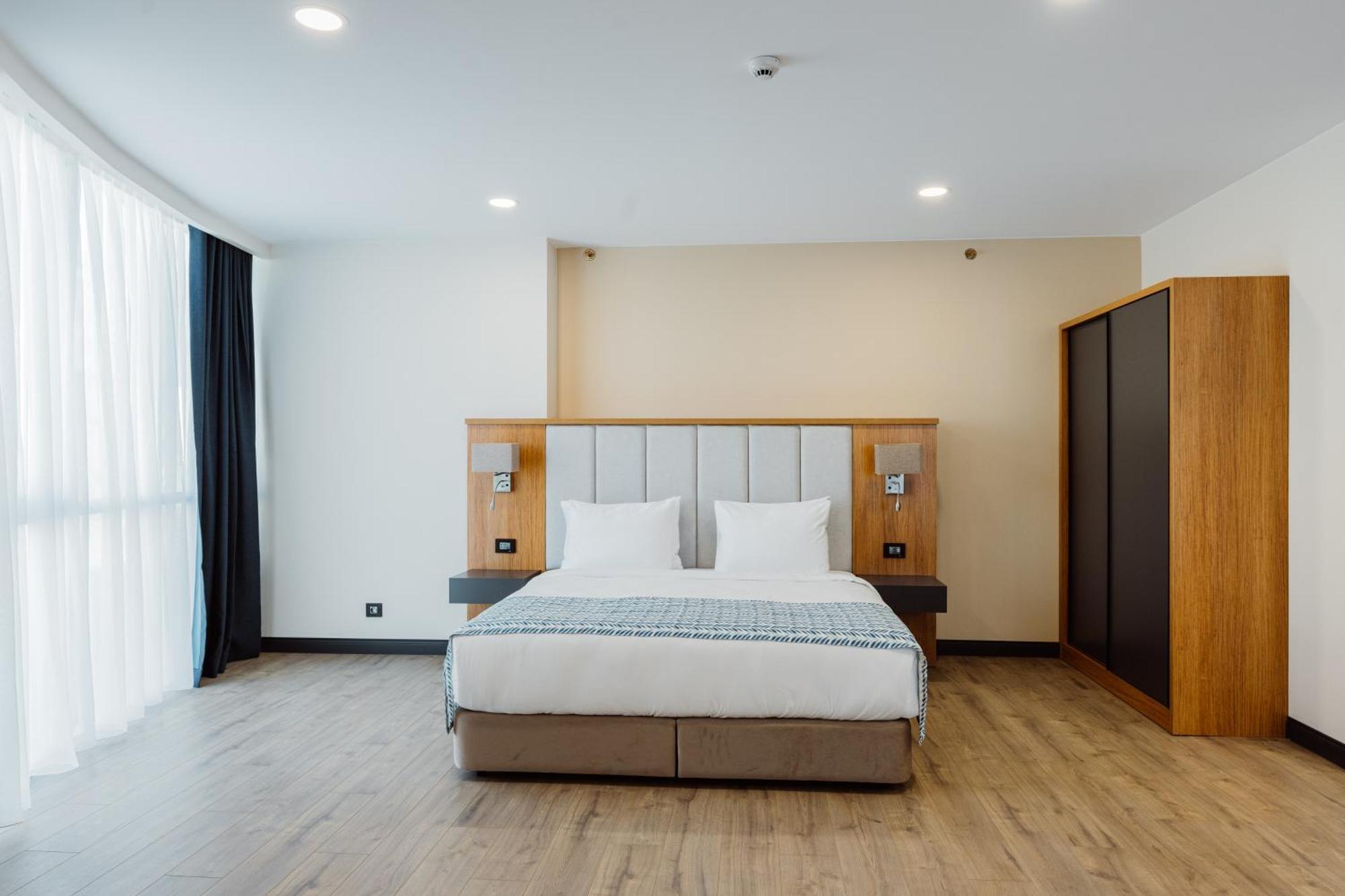 Best Western Plus Batumi Exterior photo