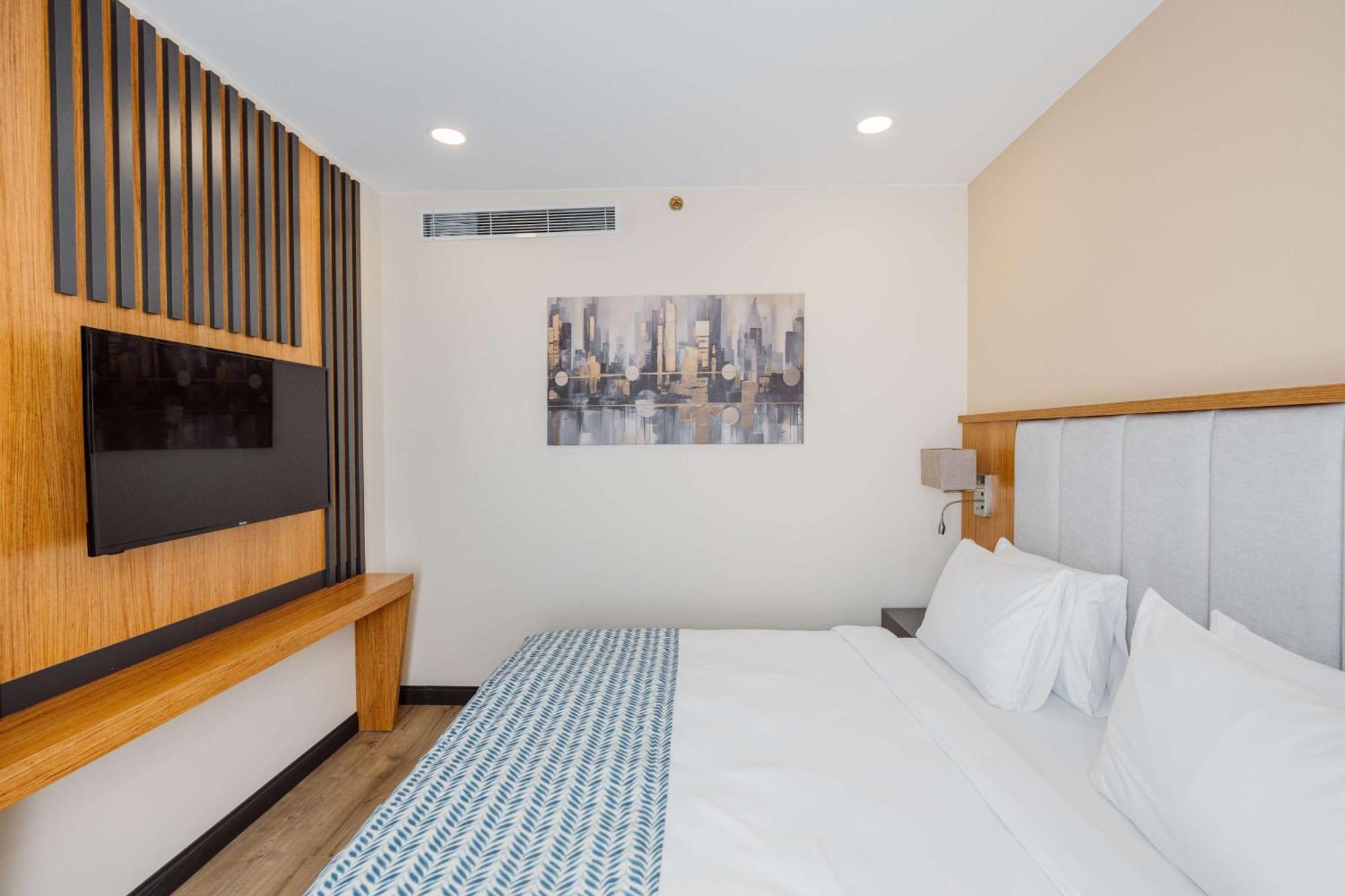 Best Western Plus Batumi Exterior photo
