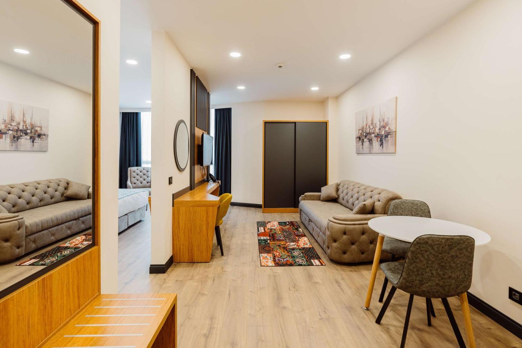 Best Western Plus Batumi Exterior photo
