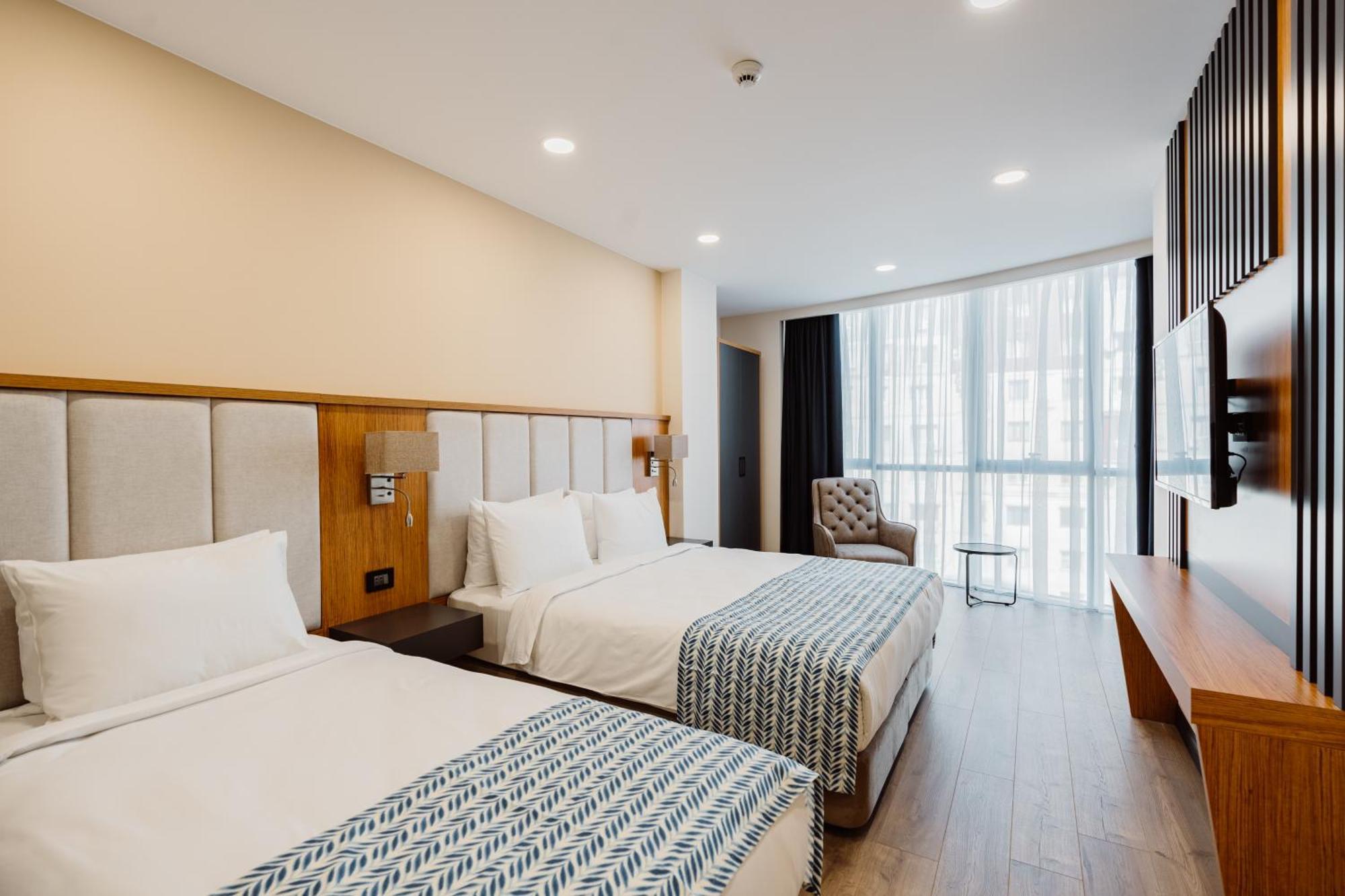 Best Western Plus Batumi Exterior photo