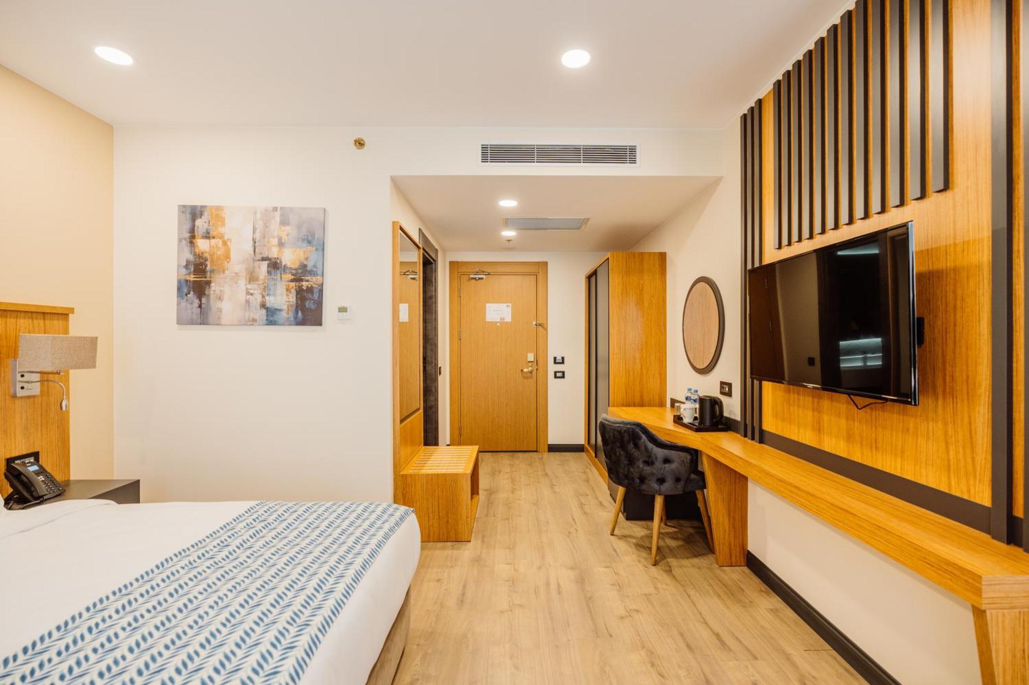 Best Western Plus Batumi Exterior photo