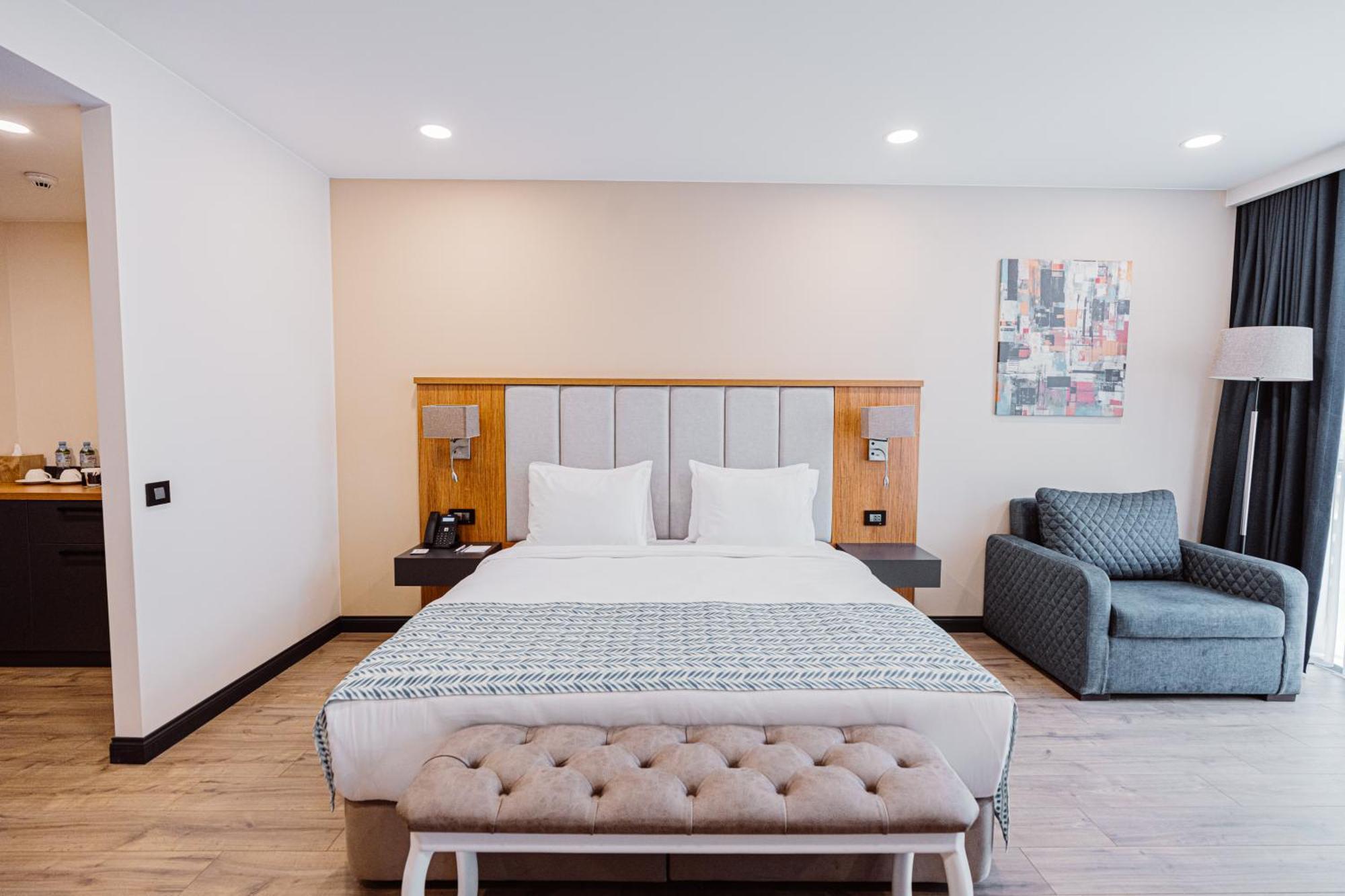 Best Western Plus Batumi Exterior photo